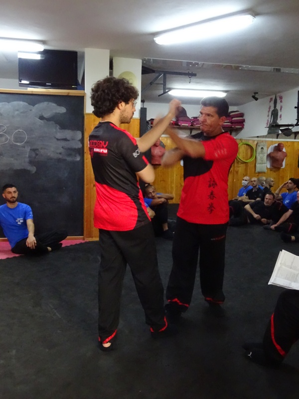 Kung Fu Academy di Sifu Mezzone Arti Marziali e palestra di Sport da Combattimento Wing Chun Weng Chun Tjun Tai Chi Taijiquan Qigong Sanda Difesa Personale (163)